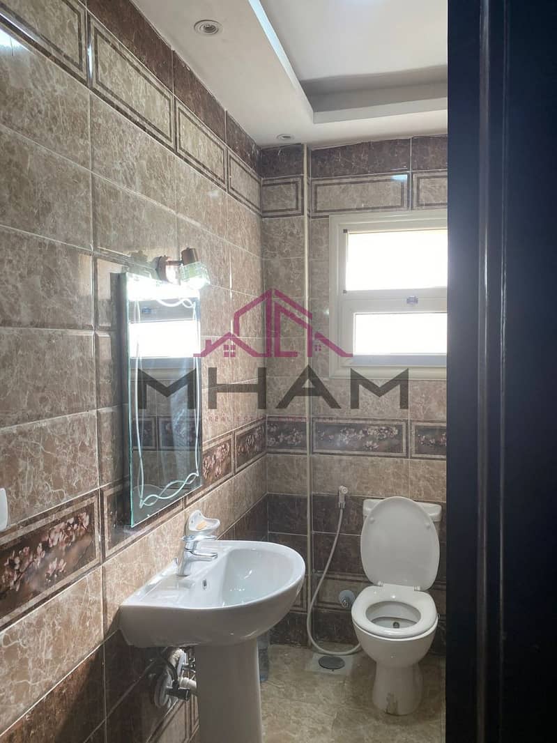 2 photo_6021699296555633843_y. jpg