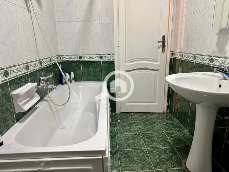 12 4d533023-35db-43f2-87db-d4d12f272d61. jpeg