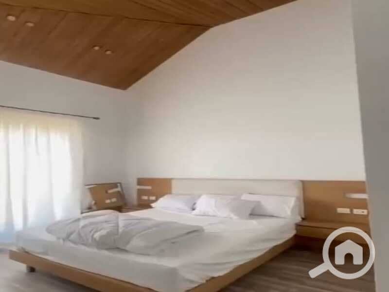 6 8ce73fa1-49ca-4dea-b977-c16a8957b833. jpg