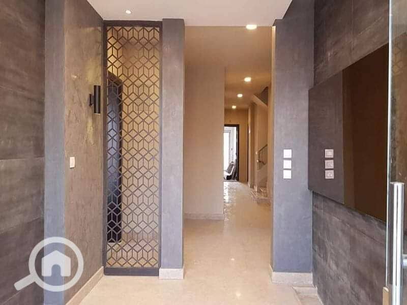 15 f7a47c5e-bb87-4459-a4e9-3b697e2b5e79. jpg