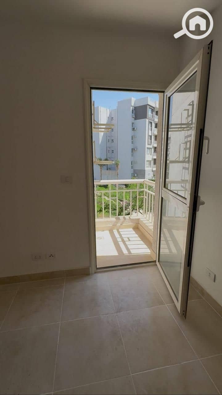 2 b250ec37-5464-4319-bc0e-a653cd9731c0. jpg