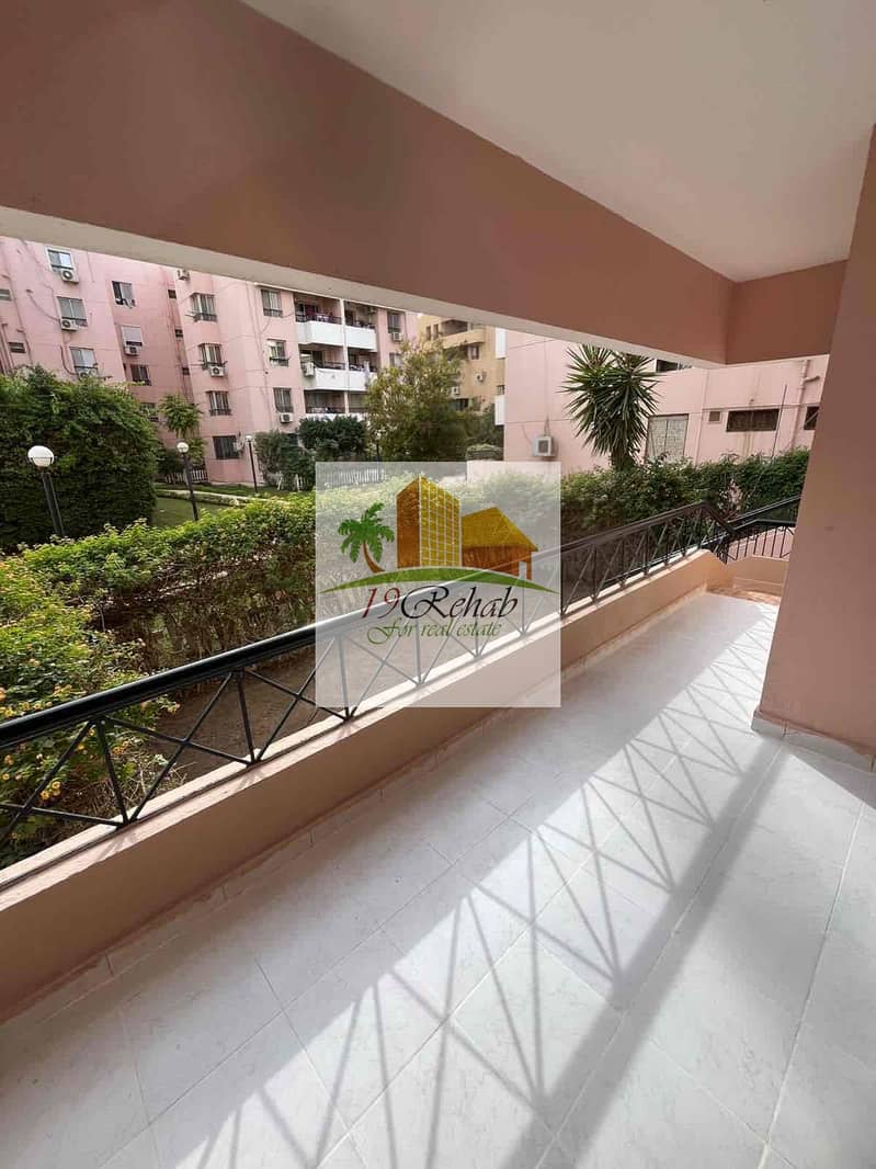 8 1719a4b4-ccd2-40c9-8dcb-88e93192c441. jpg