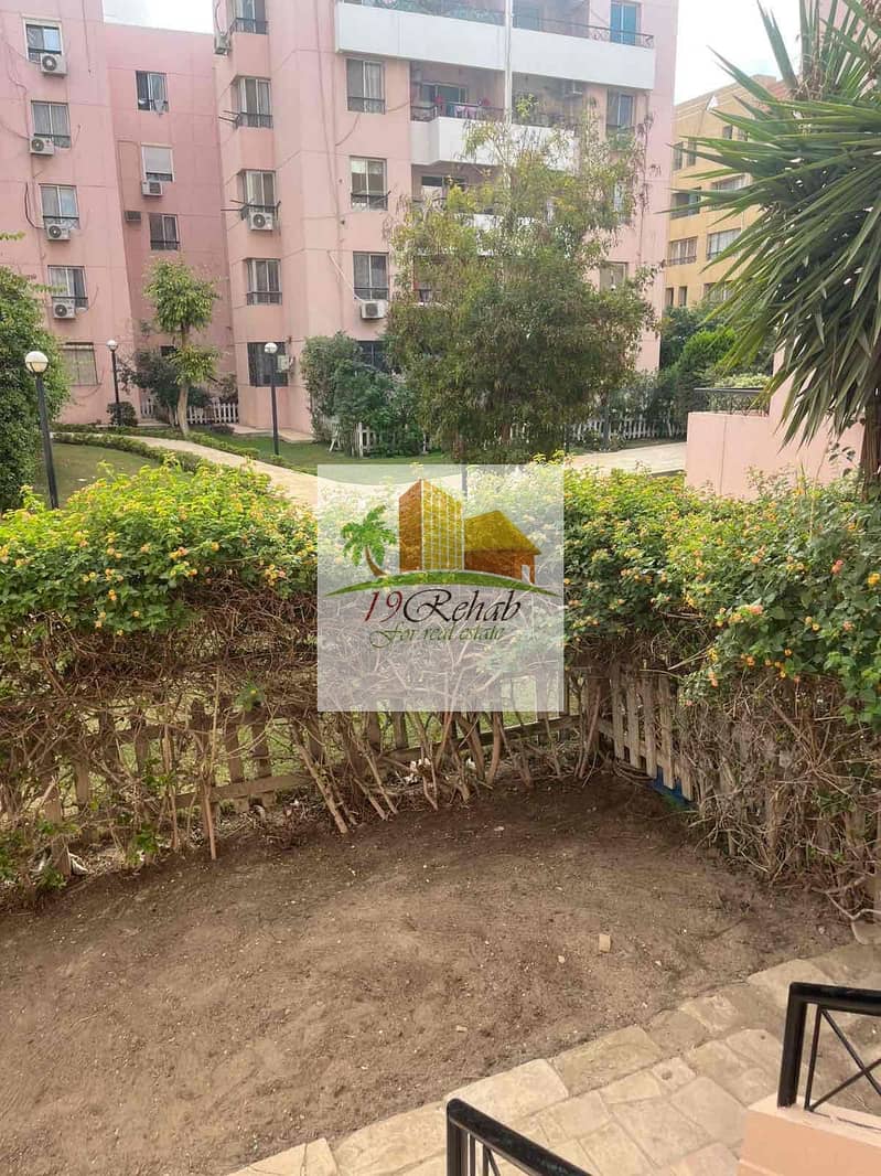 12 b951dea0-5144-4b5a-8b6a-cd4a81615931. jpg