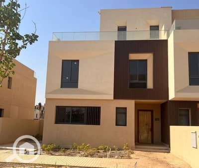 تاون هاوس 3 غرف نوم للبيع في الشيخ زايد، الجيزة - IMG-20260121-WA0469. jpg