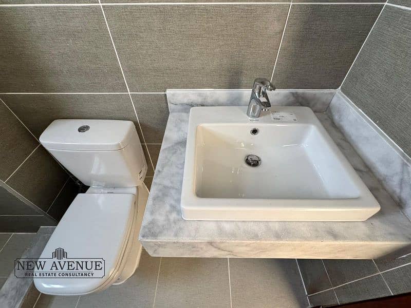 11 5037f7bc-339c-490d-b9d3-dad79d4f7144. jpg