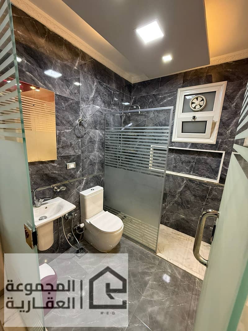 6 cd6d4db1-fe52-4a2d-bf21-dd8f7c1c4723. jpg