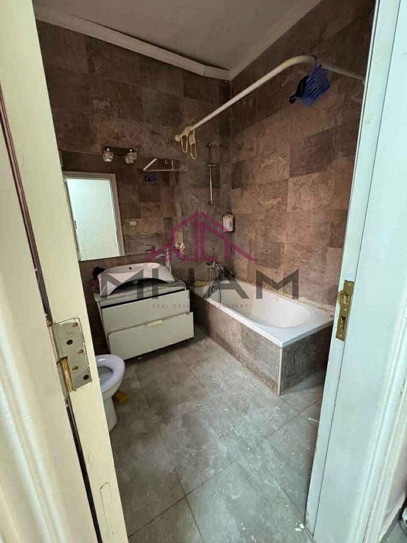 9 photo_6023630541485181918_y. jpg