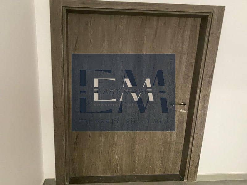 5 56fb5ccc-2365-4ff3-b3d3-42d01773aacb-8a12e9ba-2d57-485d-beac-ba198ac614ed. jpg