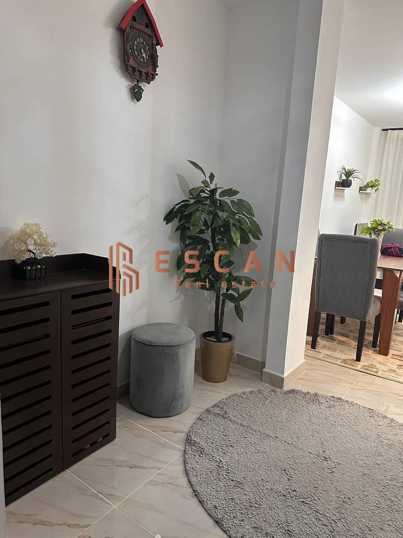 5 3e857d5e-be06-4fd7-94b9-6faee2ee54c6. jpeg