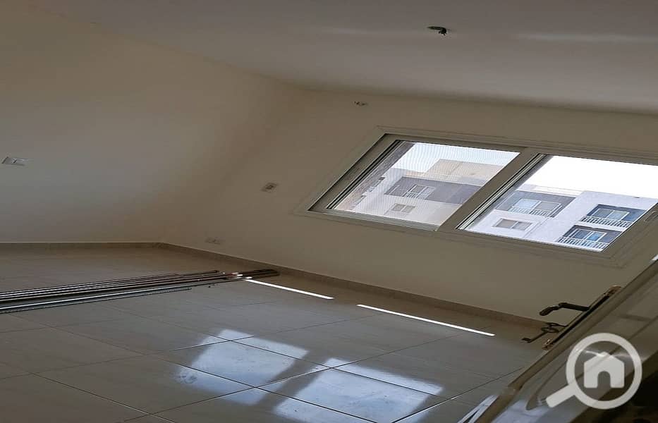 2 048f088e-f588-4384-979b-cd618ddc80fc. jpg