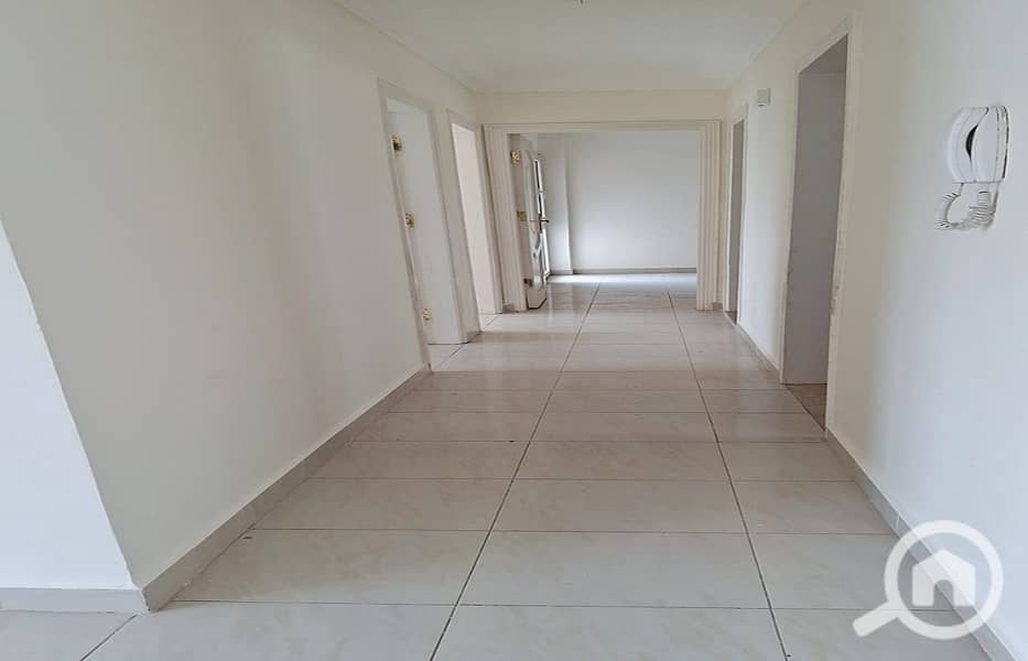 6 b9fa70e3-7219-45a0-8290-2918c9e45ab4. jpg