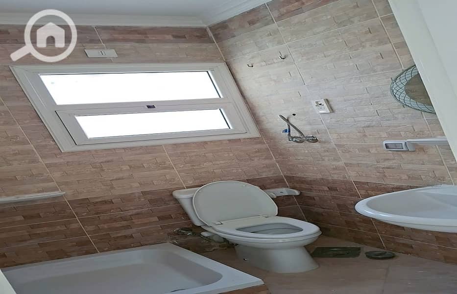 12 83612ce5-7b64-4249-ad71-58f10502f968. jpg