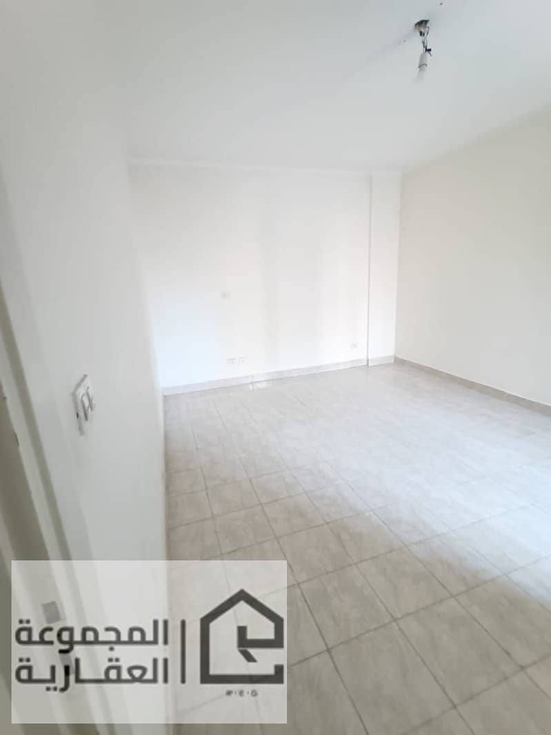 4 07147d3d-8977-4589-bcc1-b8759dbd5cb0. jpg