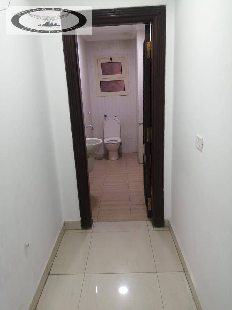 12 228f342a-952a-4801-9908-6ffaa93d6227. jpg