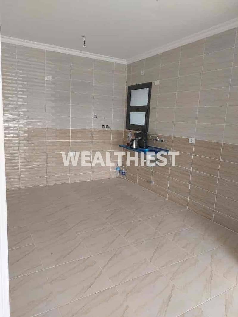 4 aea39aa1-3931-49b2-98f7-0a78a9aaa19f. jpg