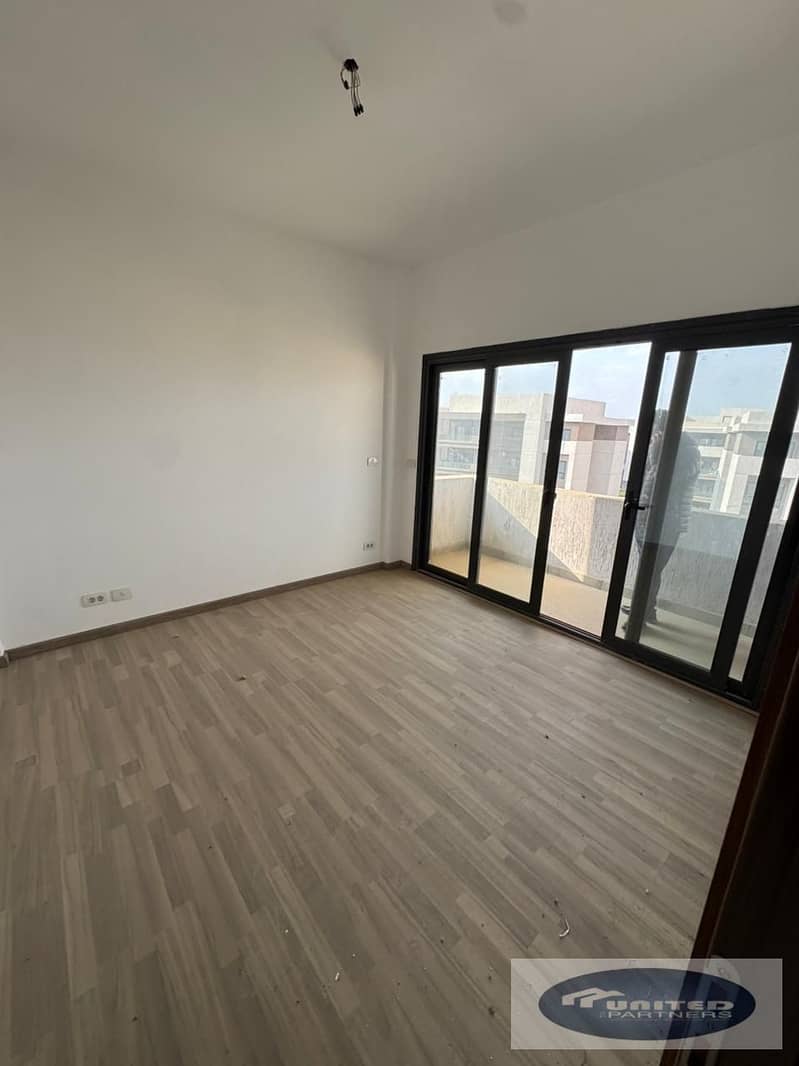 4 ce009c00-d849-4113-8102-9bc78461e26f. jpg