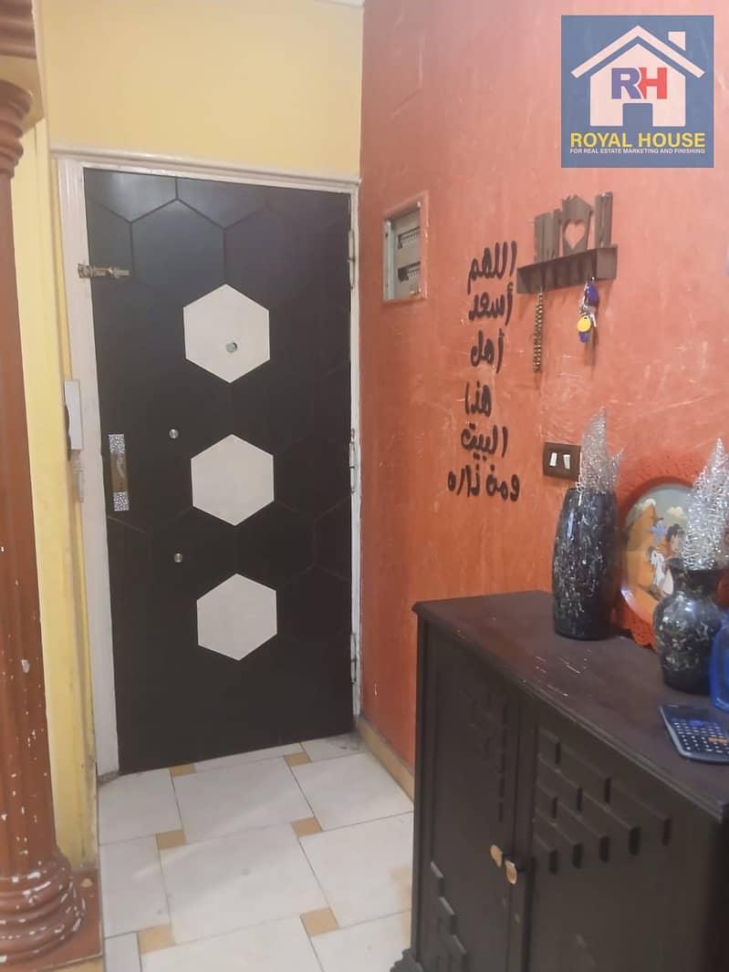 12 f659b647-9e67-4525-93bd-76ec8664fcd7. jpg