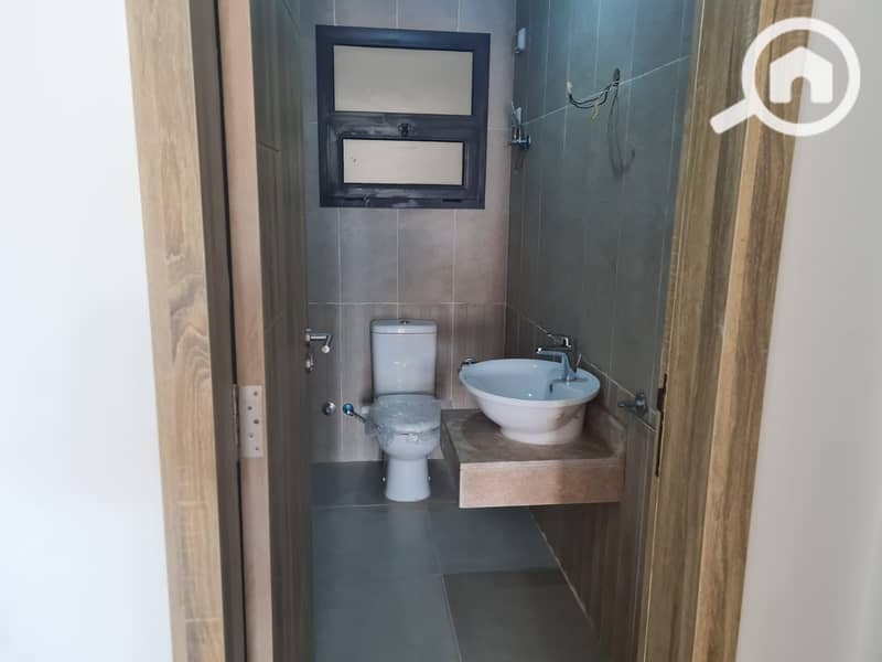 4 81a020f8-69a2-434e-9d2c-50e9672aae54. jpeg