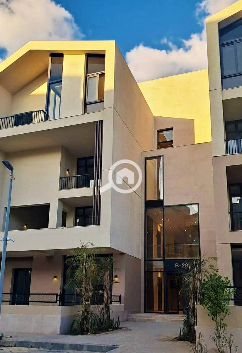 2 f9b93254-770e-4a59-8a3d-cfdd30b5cd5f. jpg