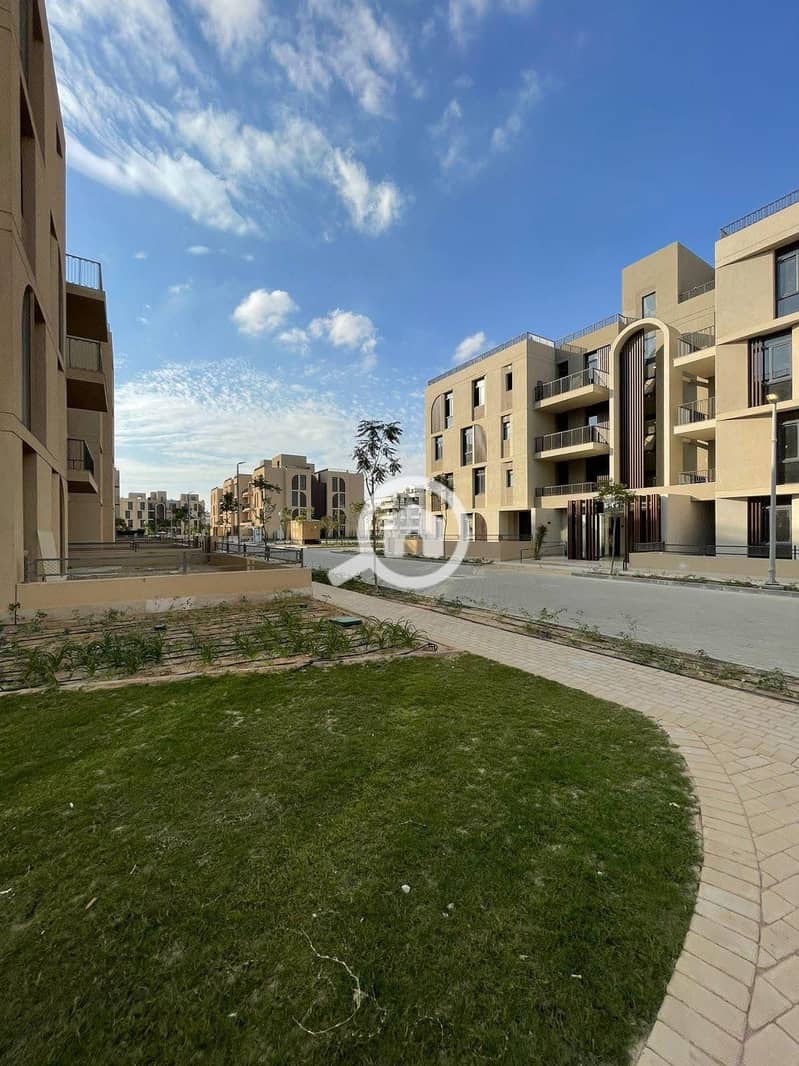 9 600263861_1582397556117812_8759093247889549525_n. jpg