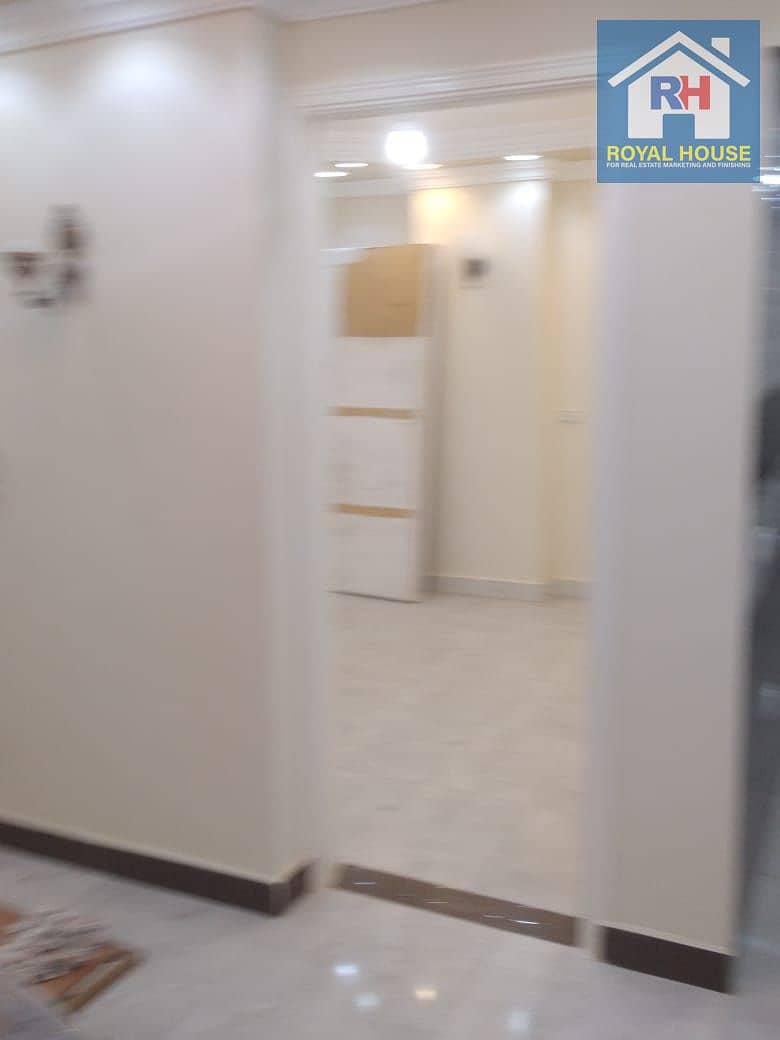 34 cdfd04c3-8ee0-4a86-bb70-6abc9dc13e13. jpg