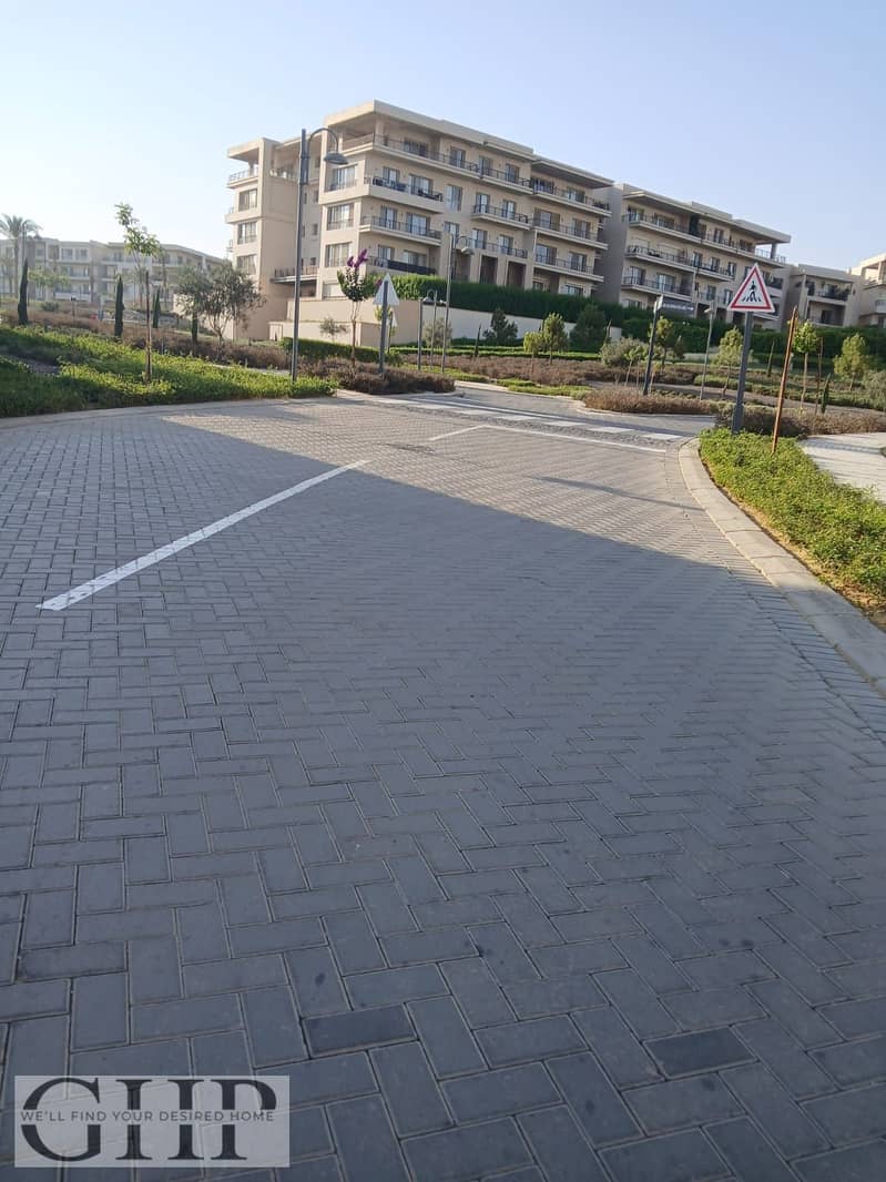 8 55bd35fb-246e-4d60-b8a8-c4703da35c0d. jpg