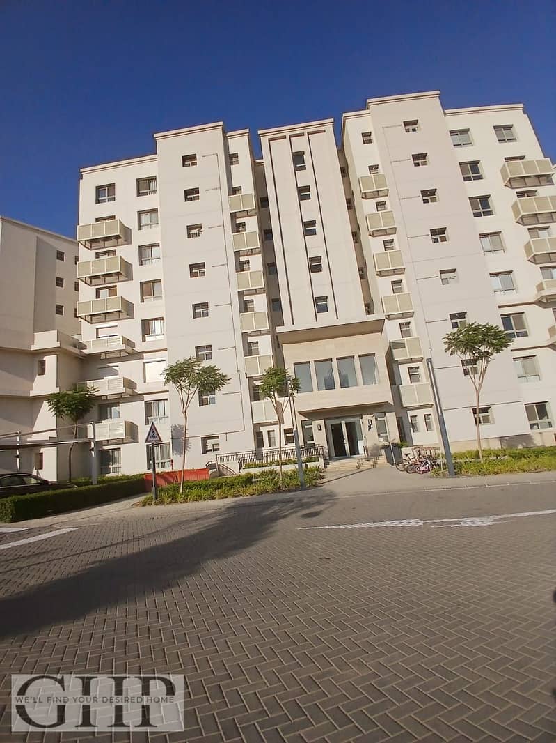 9 b085a22a-7a96-4abf-8fd8-a9e962bd1f6a. jpg