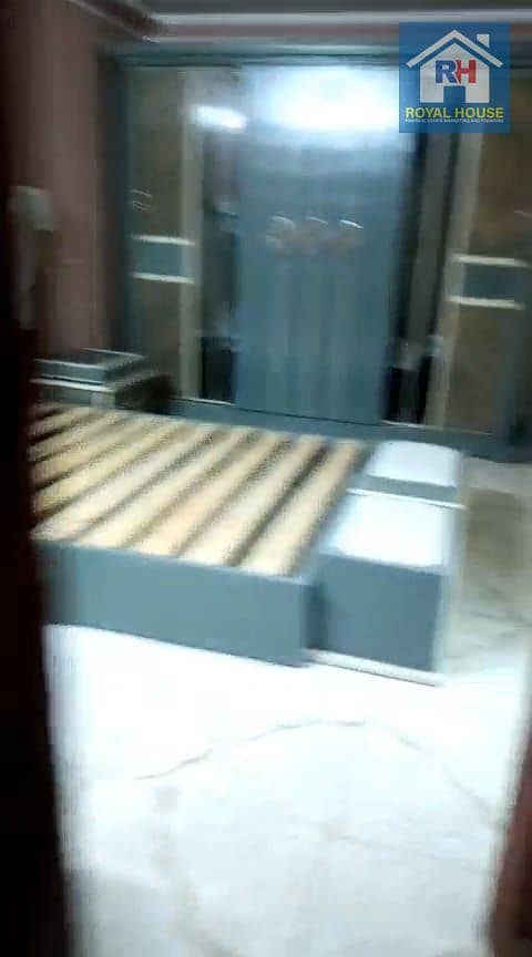 8 226e5622-219a-4e2c-abbc-ec207ffd4c0f. jpg