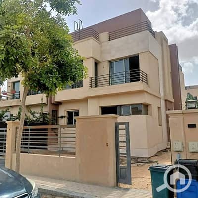 5 Bedroom Twin House for Sale in Sheikh Zayed, Giza - 466532471_1340558830262492_3502631628934957421_n. jpg