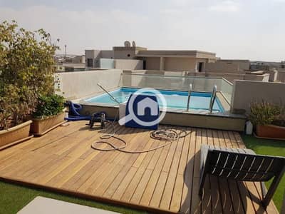4 Bedroom Flat for Sale in New Cairo, Cairo - Penthouse with jacuzzi, 210m², and roof terrace, 200m², in the Fifth Settlement, Galleria Compound