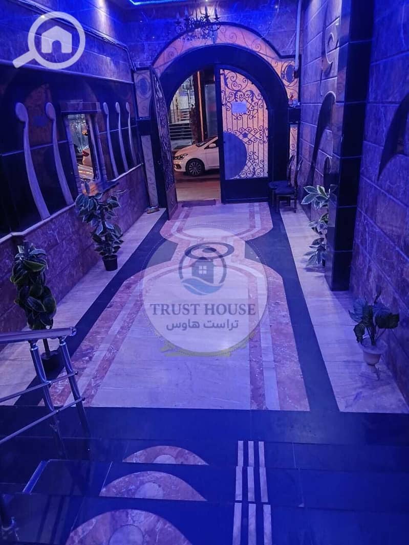 2 WhatsApp Image 2025-10-29 at 20.21. 00. jpeg