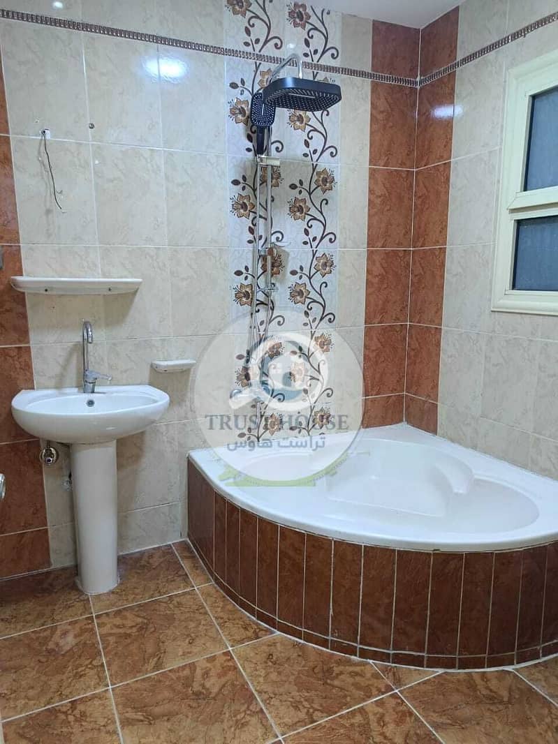 15 WhatsApp Image 2025-10-29 at 20.21. 04 (4). jpeg