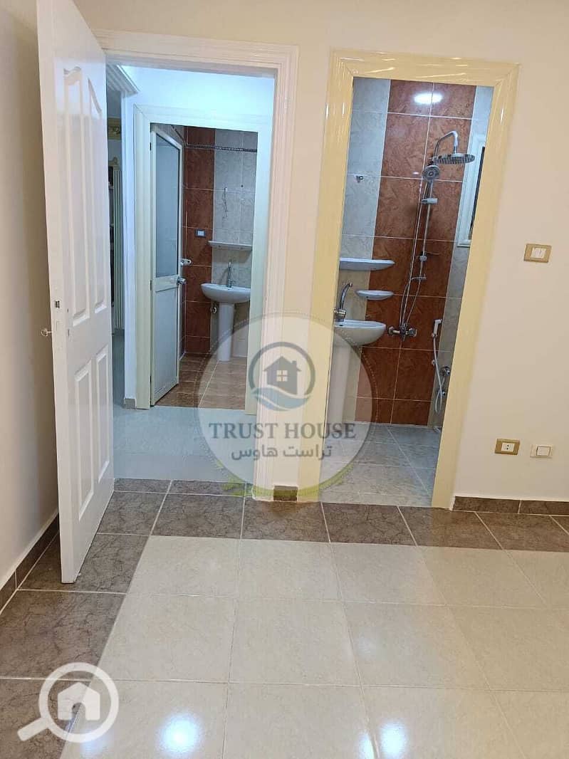 18 WhatsApp Image 2025-10-29 at 20.21. 05 (1). jpeg