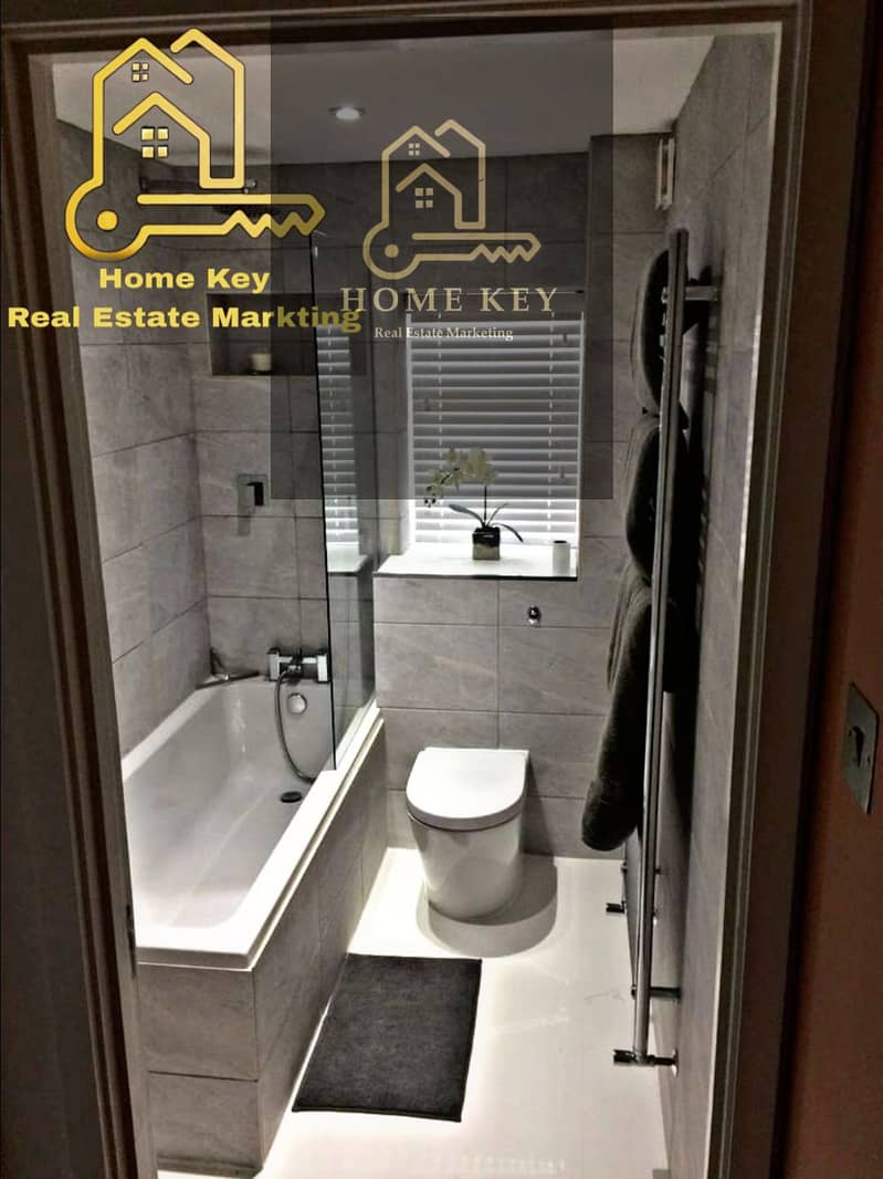 7 Picsart_25-10-30_15-06-15-586. png