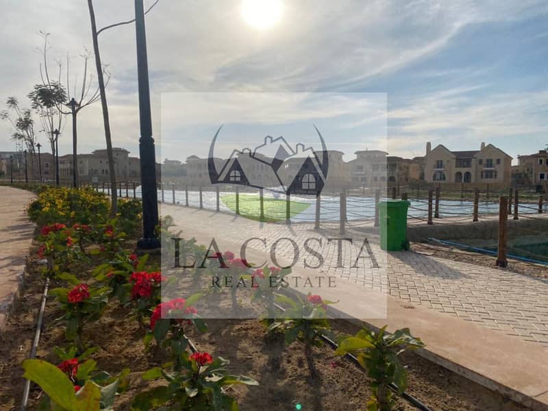 2 Hyde Park East live Photos me_page-0015. jpg