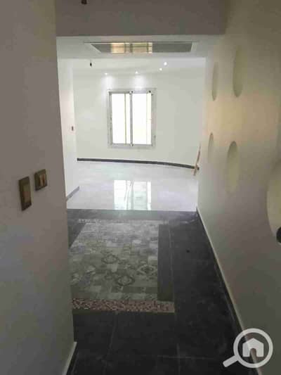 شقة 2 غرفة نوم للايجار في الشيخ زايد، الجيزة - 32334. jpg