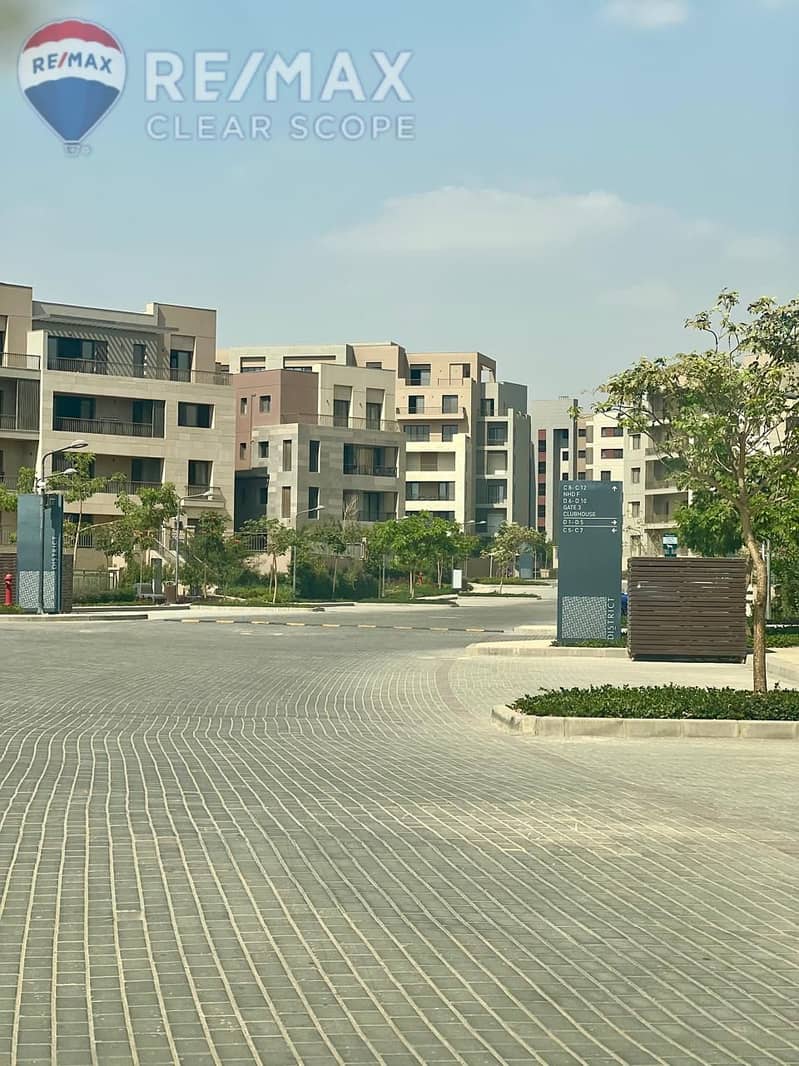 2 2a7e4299-52d8-41ef-a838-7b436dc447c1. jpg