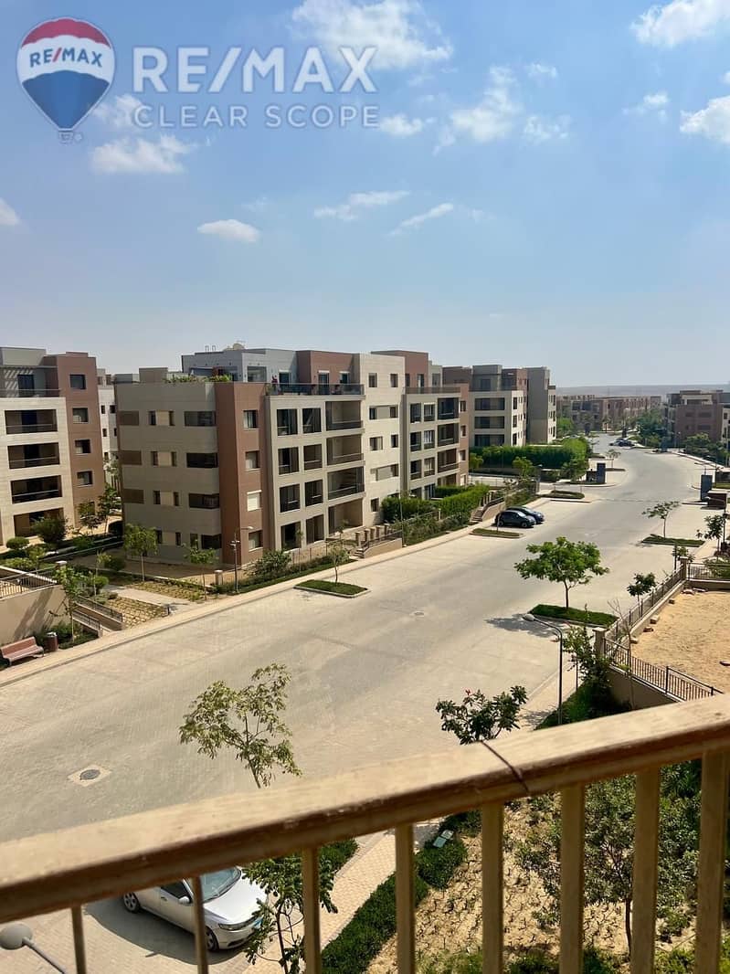 11 d37cc901-ba3a-40ac-a8fe-1ba26e9fe37b. jpg