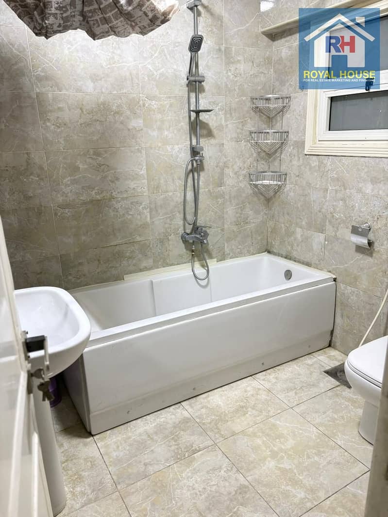 4 7eeb54e6-b6e3-4a4a-8477-4b52cb36922b. jpg