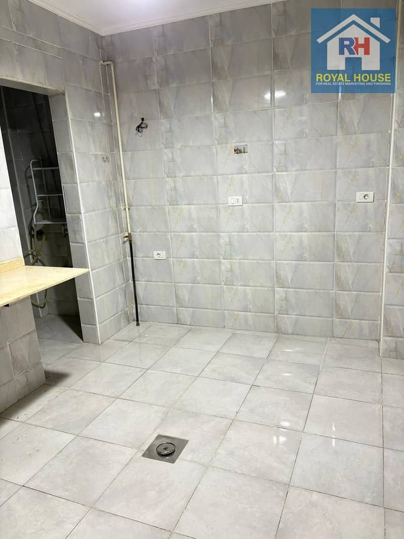 11 ab756715-f4a6-4079-bd7c-d097f745c116. jpg