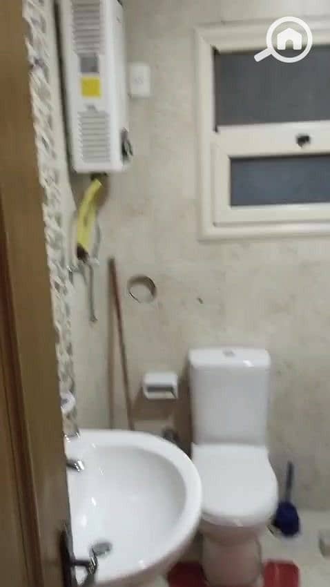 64 aba834cc-c202-4b08-a9cf-7efbc78e8be5. jpg