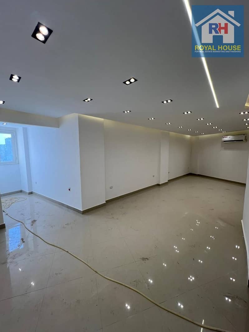 2 30c11edc-bf0d-42ea-b268-93d83d520646. jpg