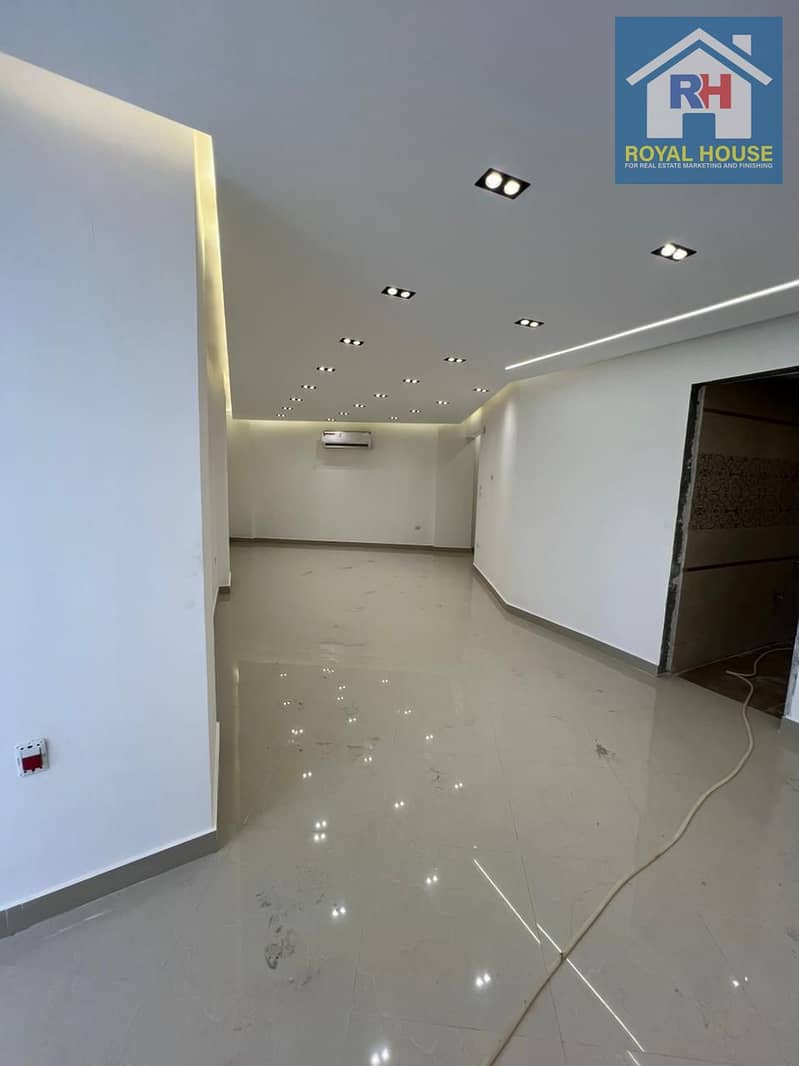 4 2c34d1e4-59ca-4c62-8675-d29a316a4853. jpg