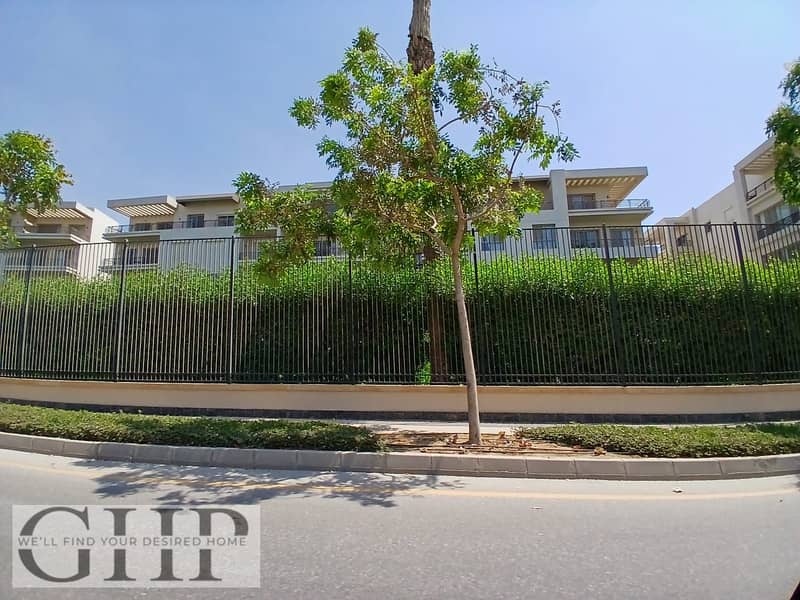 8 2b196b4f-a2b4-4489-8037-c9aac7b4ed87. jpg