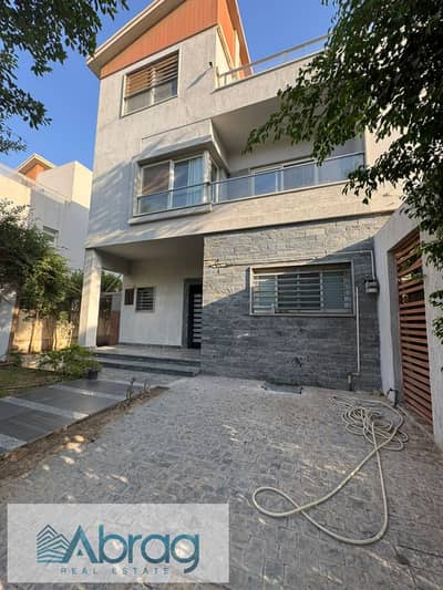 5 Bedroom Townhouse for Sale in Sheikh Zayed, Giza - WhatsApp Image 2026-01-24 at 1.31. 24 PM (9). jpeg