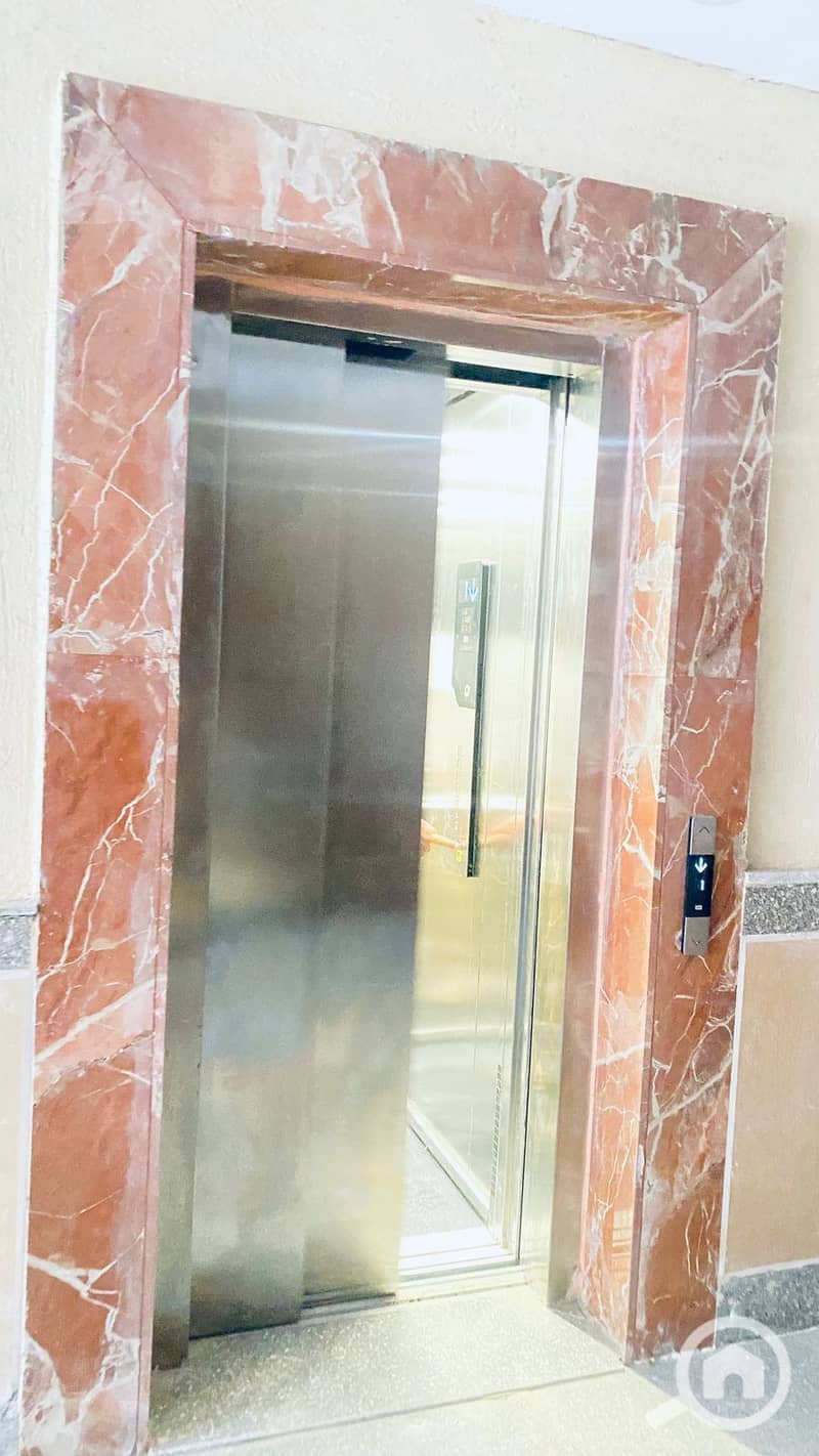 3 f21b71cf-03f0-4c09-b287-a9d86a6aca40. jpeg