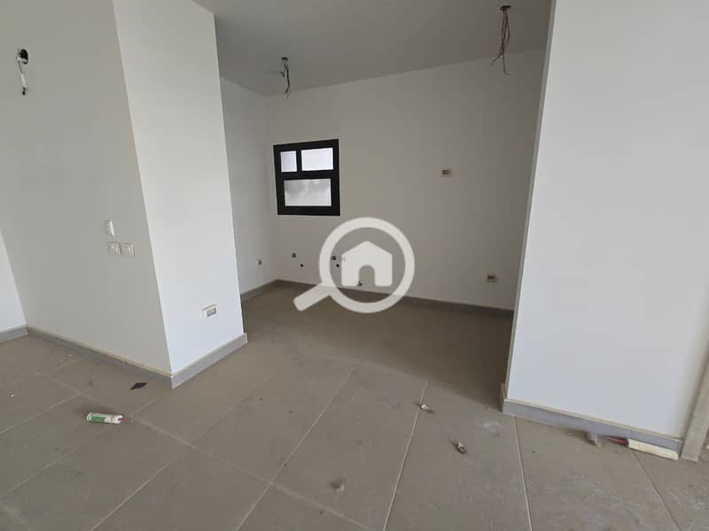 7 4a369bac-dc86-4296-bad9-8d9ba54229e1. jpeg