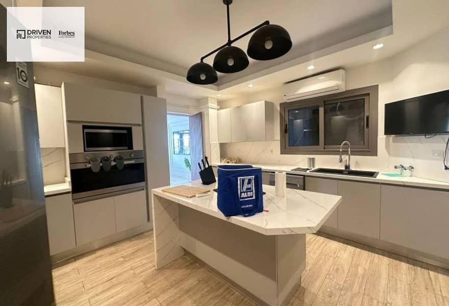 4 7cf7ffbd-0d8b-4a28-a6b6-dd0eba08031c. jpg