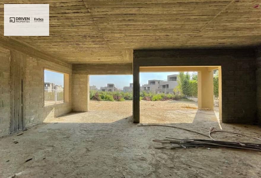 4 abc43f38-5a86-40c0-a2e7-cd0c4acefeab. jpg