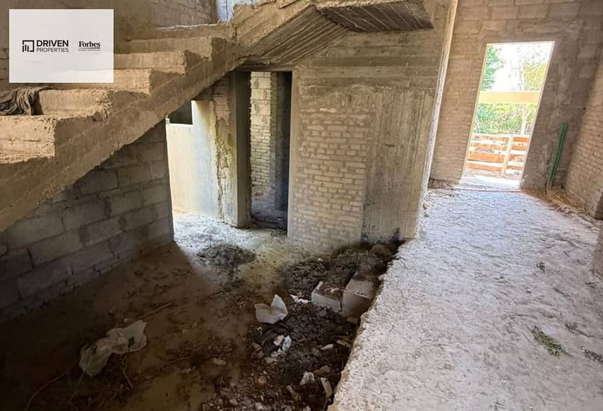 6 5a050f5c-217c-49d6-927e-65e3fc089de0. jpg